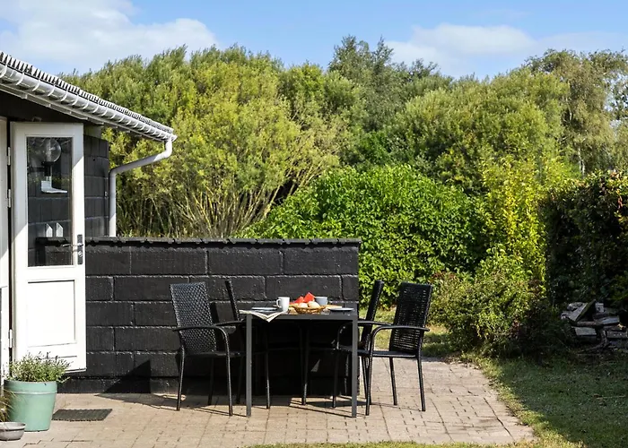 2 Bedroom Amazing In Dom wakacyjny