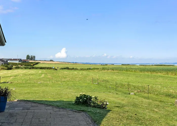 2 Bedroom Amazing In Dom wakacyjny *